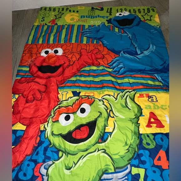 Sesame Street toddler bed set - Picture 3 of 6